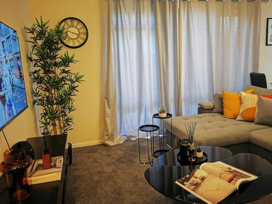 Cozy Near O2 Arena Gasthuis *